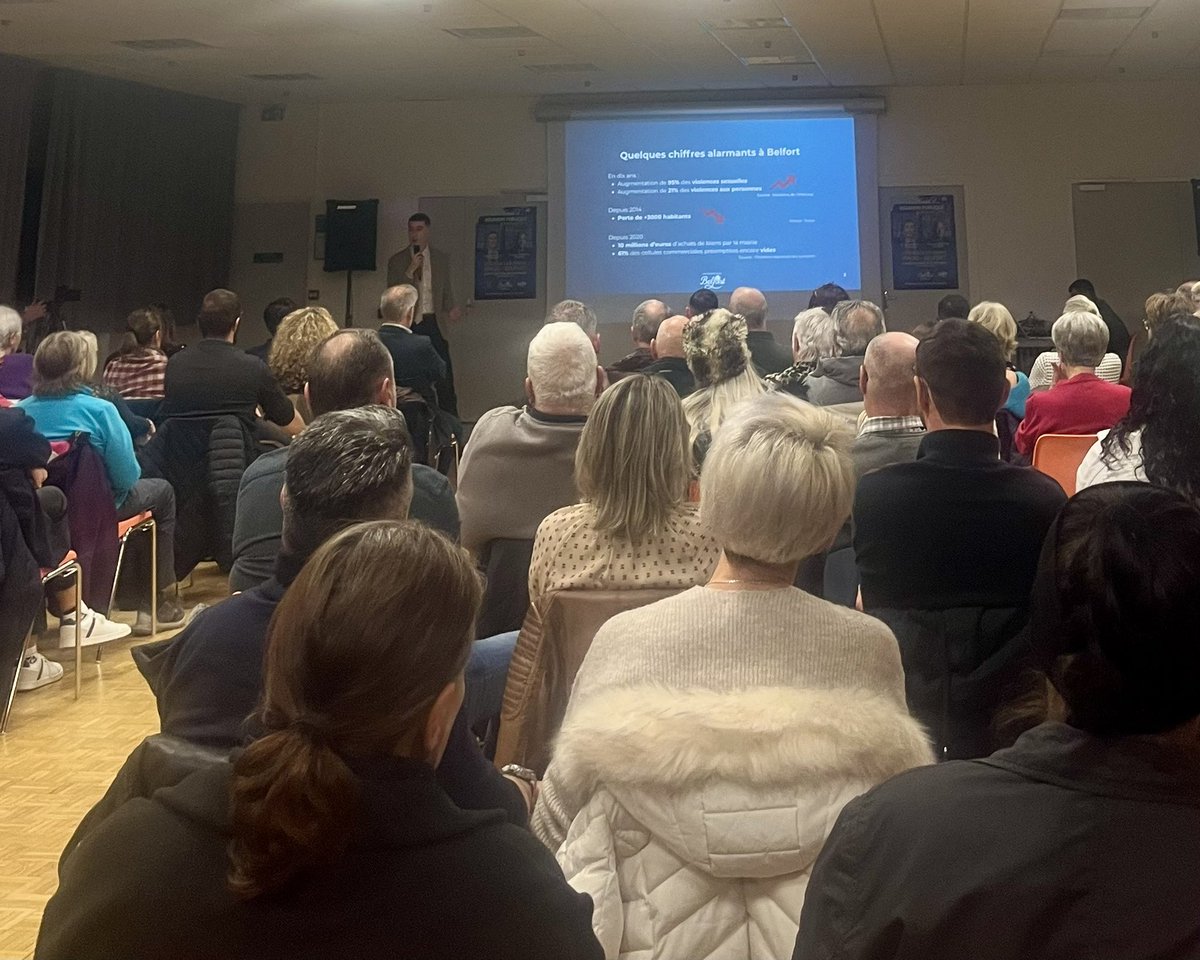 Quentin_Mcll's tweet photo. Salle comble pour notre réunion publique !
Nous avons présenté nos premiers colistiers ainsi que les grandes lignes du projet que nous souhaitons construire avec les Belfortains. https://t.co/c0HVjoNCCa