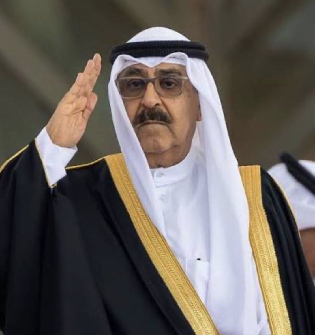 tight48's tweet photo. يا شيخ يا مدّي حقوق المواجيب
ياللي دروب المرجلة من سجاياه

بالسيف حط قلوب ضده مراعيب 
من تاه واخطا الدرب غطّه بعلباه

ما يستقيم العز من غير توديب 
ومن لا يخيف الناس ياطون بحماه https://t.co/mzDYLL9ndK