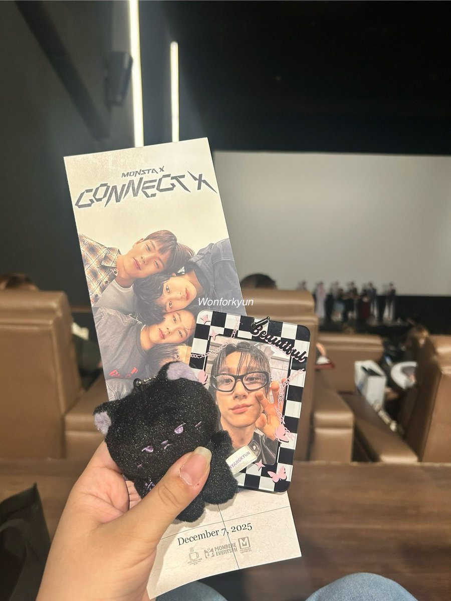 wonforkyun's tweet photo. Connect X in Cinemas!! 

Tysm for hosting, @mbbevents_ph 💘 This is my third time attending your event &amp; we always have fun!! It’s so nice to watch the con w yall filobebes!! Manila con na next🤩🤩

#MONSTAXINCINEMAS
#MONSTAX_CONNECTX 
#MonstaXinManilaDryRun https://t.co/7Ps9zbx6Og