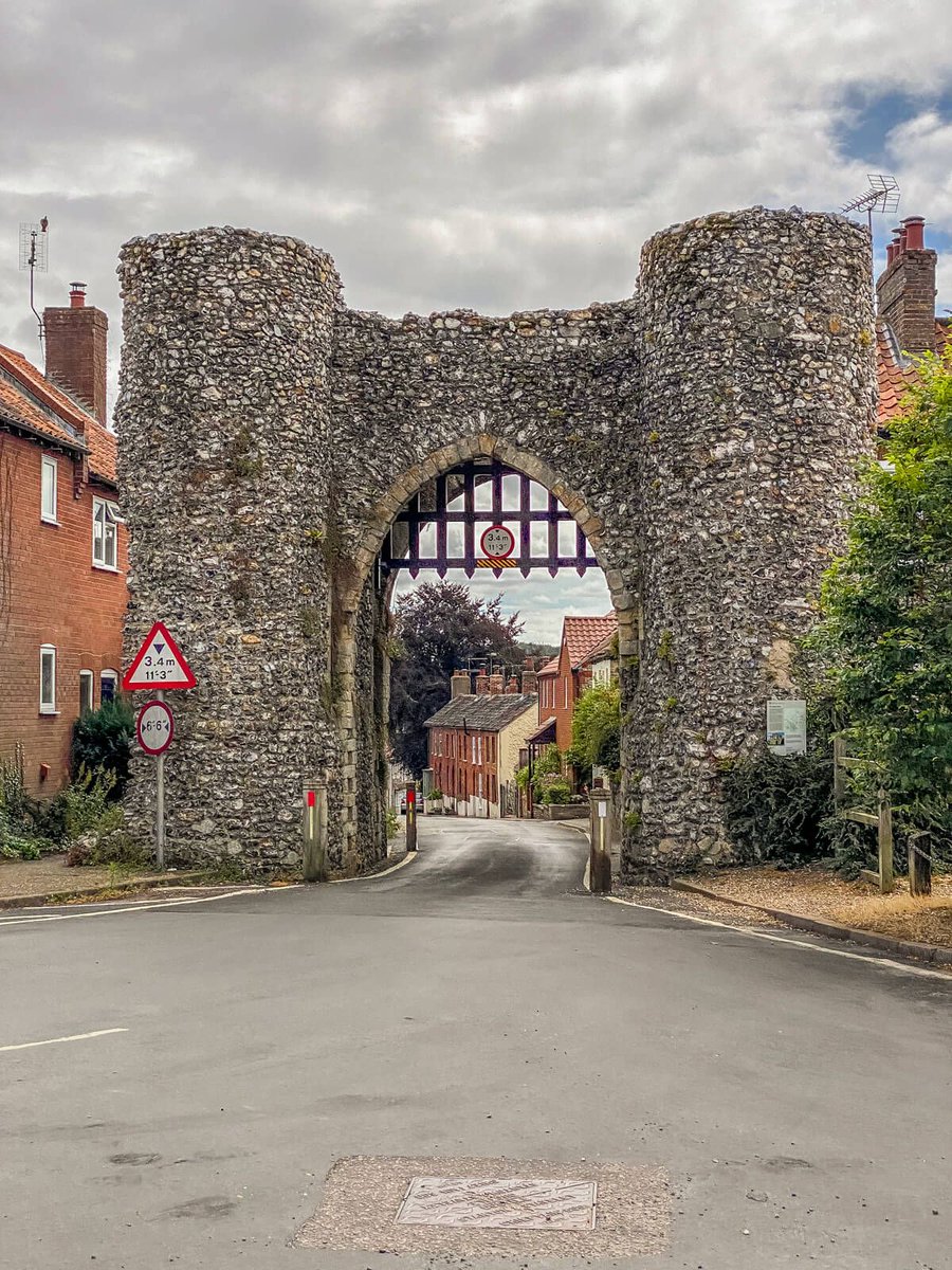 norfolklocal's tweet photo. Norfolk has some absolutely charming villages to explore! Check out our top picks for the best ones to visit here https://t.co/cQR1U8i58W #VisitNorfolk #VillageVibes #ExploreLocal https://t.co/5xIBvAkucL
