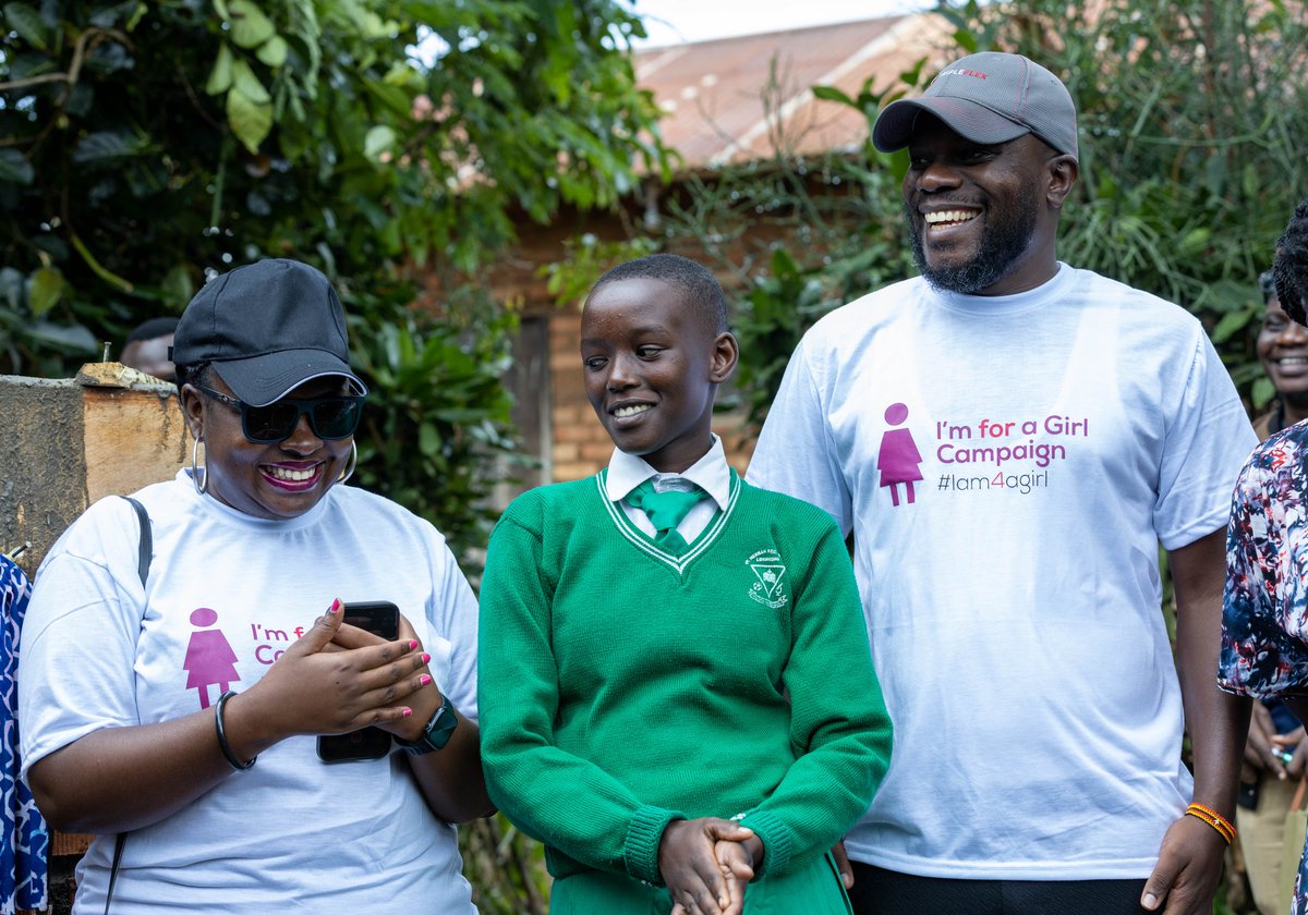 Destadia's tweet image. What an amazing weekend in Lwankoni, Kyotera.
Empowered!! Incinerator constructed with love &amp;amp; support from #IamForAGirl campaign 💪🏽 Safe disposal, brighter futures.

#DestadiaPR
#RotaryEyamba
#DeservingHopePhaseV