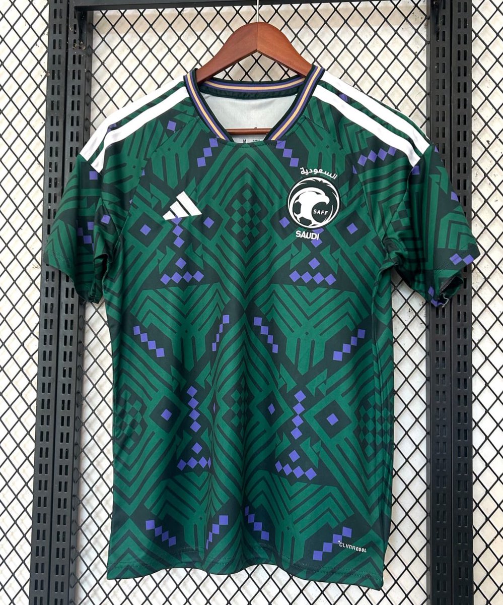 سحب على تيشيرت المنتخب السعودي “الصقور الخضر” 🦅💚

شارك الآن وفالك الفوز!
الشروط بسيطة:
1️⃣ متابعة الحسابات <a href="/Elite_structure/">هيكل النخبة للمقاولات</a> &amp; <a href="/ND_Officiall/">ندى | مصممة جرافيك ✨</a> 
2️⃣ رتويت للتغريدة
3️⃣ اكتب: معاك يا الأخضر 🌟

بالتوفيق للجميع والفائز واحد منكم بإذن الله 🙌💚🇸🇦
متجر العماري ⬇️

alamarisport.com