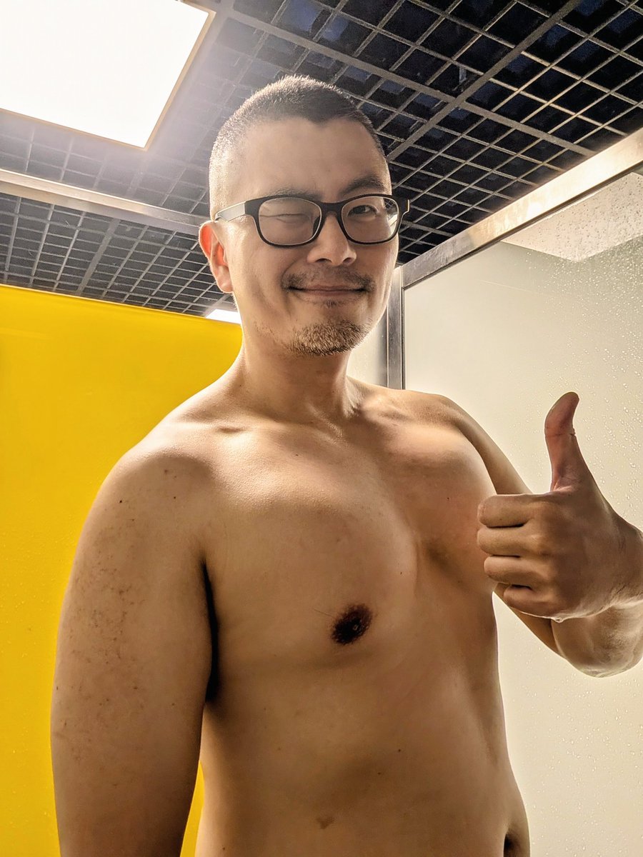 去日本九天大吃大喝沒胖，回來台灣吃了兩次鹽酥雞和一次吃到飽，九天後胖了2公斤。

台灣的食物真的很讚！