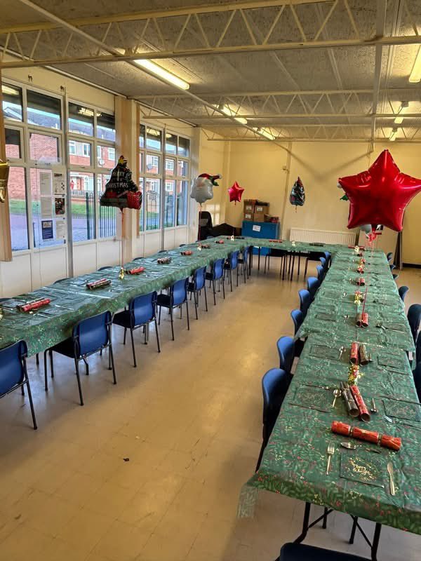Today our team of volunteers prepared and provided a Christmas lunch for OAP’s in the Westminster community in Ellesmere Port- looks fantastic!
And will be back on Weds with free breakfasts at Wezzie Wednesday❤️