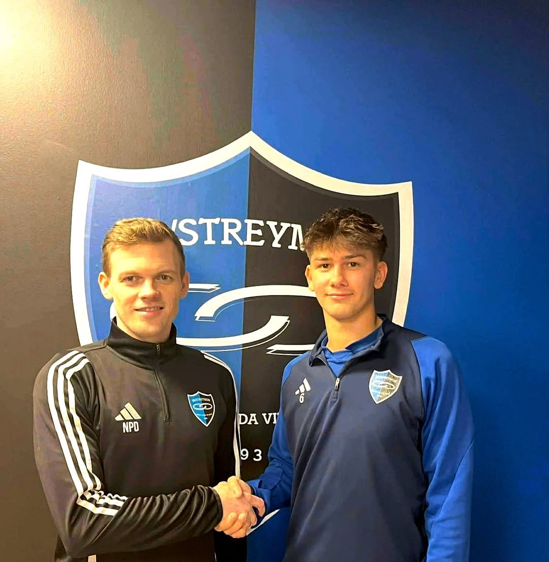 ✅✍️ L'EB/Streymur annonce la prolongation du contrat d’Ábraham Klein Joensen (22 ans) pour une année supplémentaire !

📸 EB/Streymur