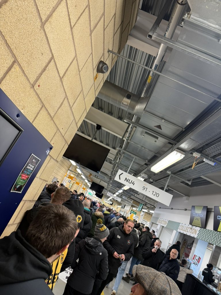 TV’s turned off in concourse, North bank upper #wwfc very odd 🐺