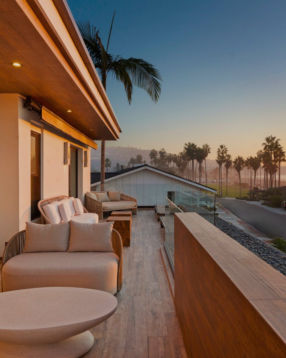 PacasoHomes's tweet photo. Introducing Pacific Shores in La Jolla. A 4-bed, 3-bath, 3,116-square-foot coastal home with glass-lined interiors, layered outdoor spaces, and easy beach access.

Explore the home: https://t.co/LqqzChL4vC https://t.co/T8BMhlIRnm