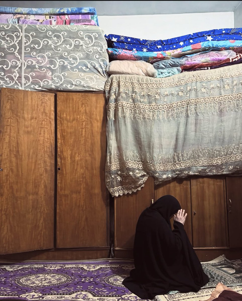 أنا لذة الدنيا ماابيها تجي بـ المال
ابيها تجي في طاعة الله وبر أمي♥️