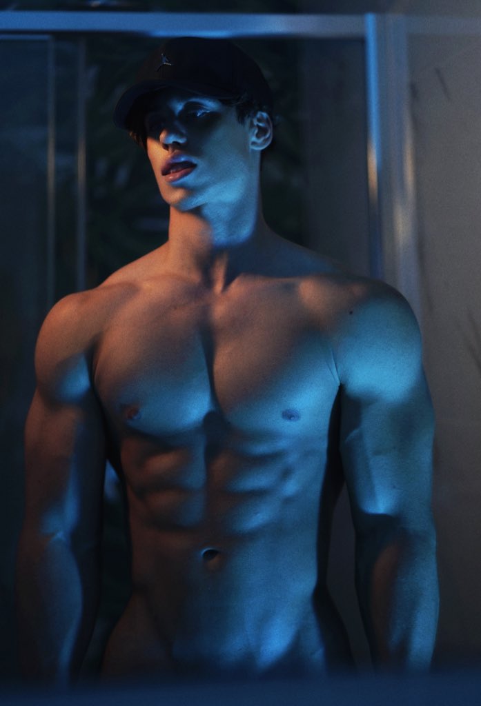 vlatt23qx_fit's tweet photo. Your boy for a night 😏🫦 https://t.co/DdFIpry9Wt