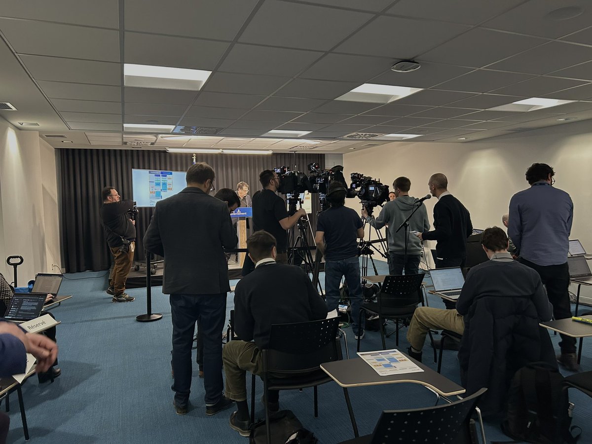 Bernard Drainville tweet media