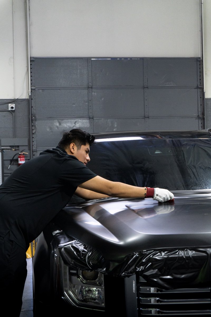 Gutierreztint's tweet photo. GMC getting a new Satin look 👀 🔥
#wrap #cars #style #colorchange #gmc #satin https://t.co/FSm8ntRI96