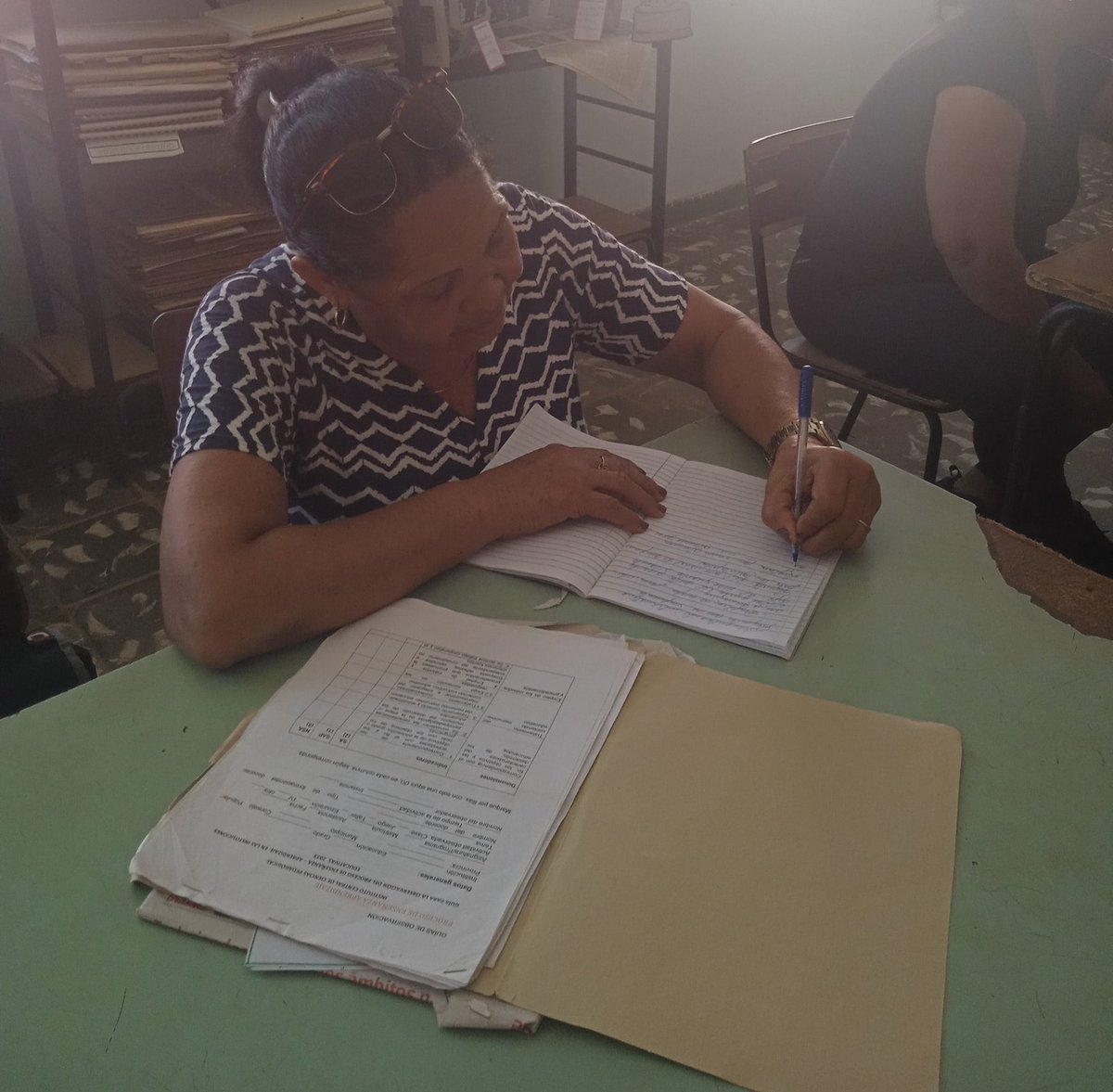 DaliaMa24412289's tweet photo. Se realiza festival de clases, del nivel primario de las instituciones educativas urbanas. Esta es una de las actividades en el marco de la Jornada del Educador. Éxitos a los participantes. @DiazCanelB @naimatrujillob @Marlen31443761 @CubaMined @GladysArtemisa https://t.co/7ar3LDDDgb