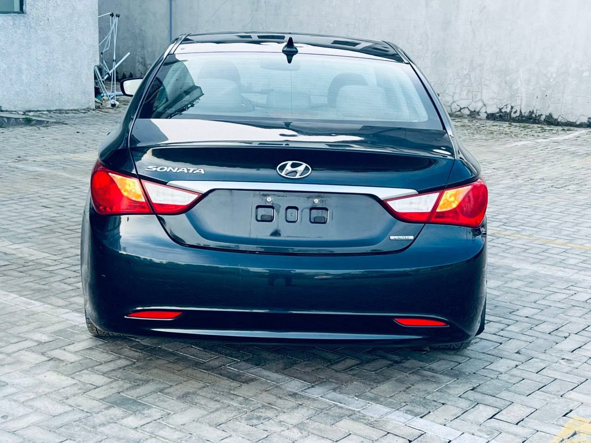 HYUNDAI SONATA 
2011 Limited Edition
Foreign Used 🇨🇦
NOV, 2025 Entry 

FEATURES
• 2.4L 4-cylinder GDI engine
• Full Leather seats
• Very economical with low fuel consumption 
• Projector headlights
• Fog lights 
• and Many More….

11M
Nationwide Delivery is Available