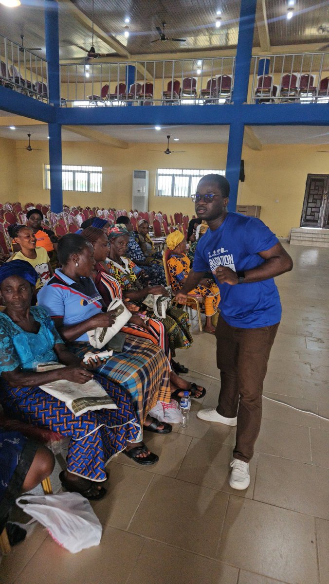Our students led an outreach in Ogbogu today — from mosquito net distribution to Safe Haven support and digital skills awareness. Proud of their impact. Thanks to Obagi HCDT, Total &amp; NNPC.

#OgboguOutreach #SpeedlinkHiTechSolutions