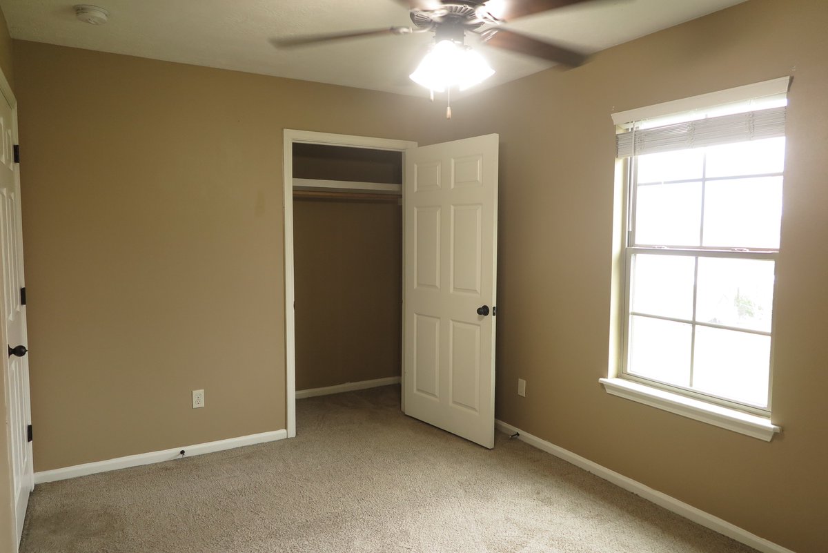 HomesForRentLC's tweet photo. Home for Rent in Lake Charles 
509 East Lagrange St Unit A, Lake Charles LA 70605

2 Bedroom, 2.5 Baths
$1,095 Month | $1000 Deposit

📲 Schedule your private viewing today:
Contact Jackie Hebert with Halco Properties 
📞 337-775-5449
https://t.co/FueZcrxGNR https://t.co/yk1eCixfxl