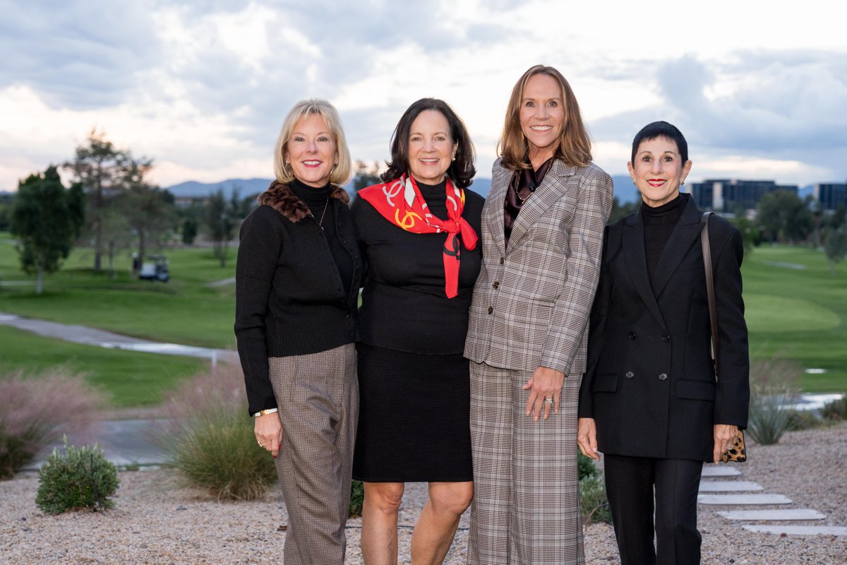 SupportBarrow's tweet image. On November 19, the Women's Board of Barrow Neurological Foundation hosted their annual Education Enrichment Evening, and it was a huge success! The event brought together our community to explore the groundbreaking #research, education, and patient care at Barrow, with a special…