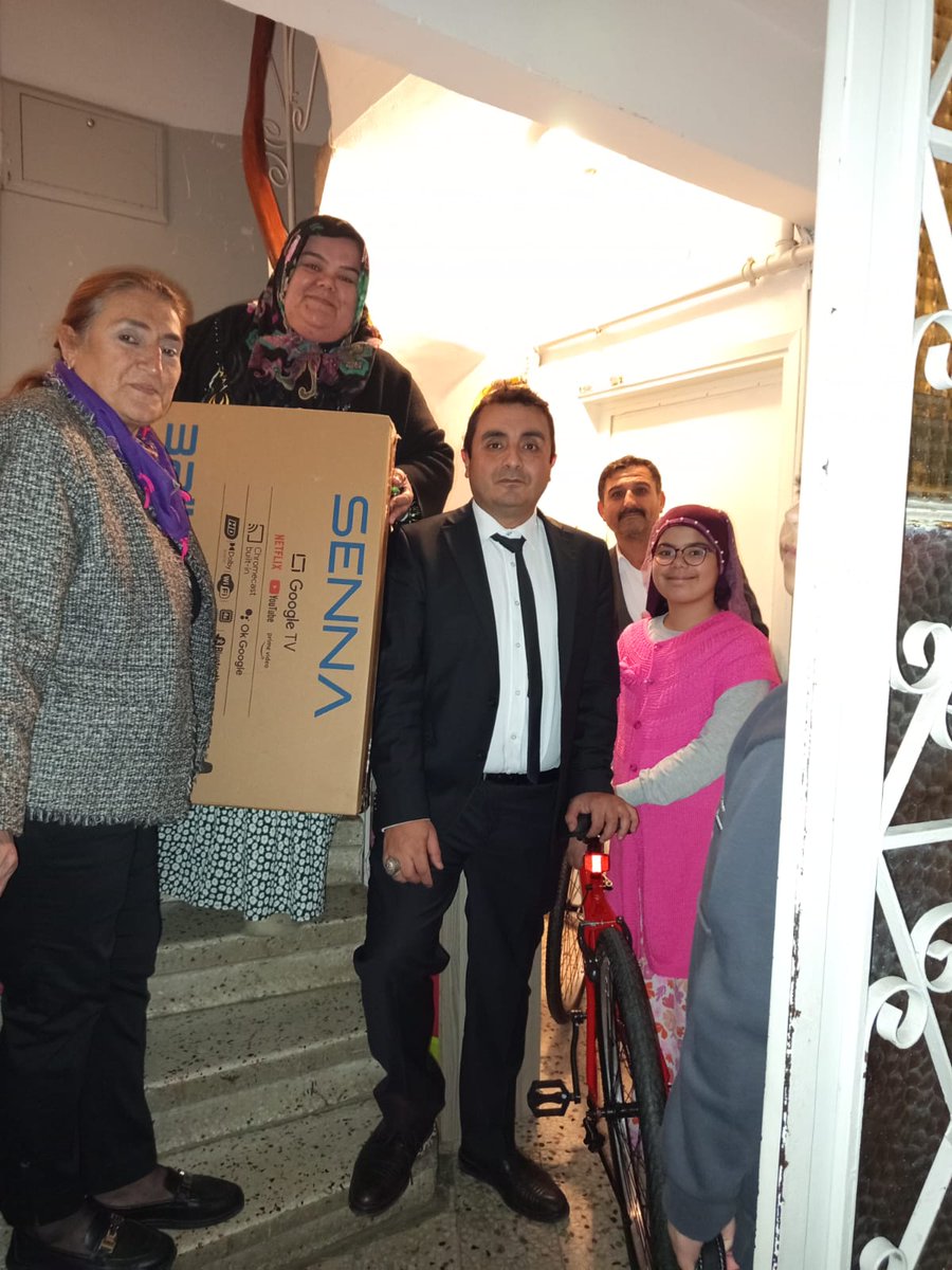 Genel Başkanımız Sayın Devlet Bahçeli Beyin Talimatları ile “#HayırlıGünlerKomşum” ve “#DerdinDerdimizdir” ziyaretleri kapsamında, Myk Üyemiz Sn. <a href="/goren_izzet/">İzzet Gören</a> Beyle 28 Kasımda Ziyaret Ettiğimiz, Balat  Mahallemizde ki Güneş Ailemizin Özel Evladı Kızımızın Teşkilatımızdan Talep