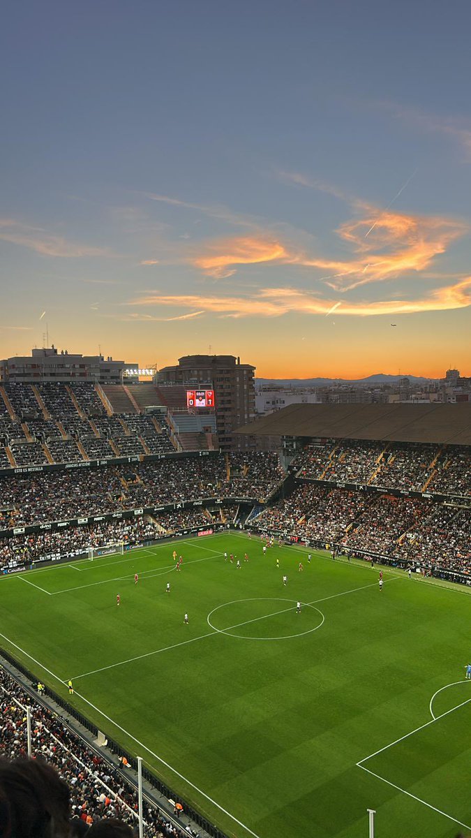 📍𝐎𝐍 𝐓𝐎𝐔𝐑 𝐕𝐀𝐋𝐄𝐍𝐂𝐈𝐀

Valencia CF - Sevilla FC

07.12.2025

#VolverASerLoQueFuimos