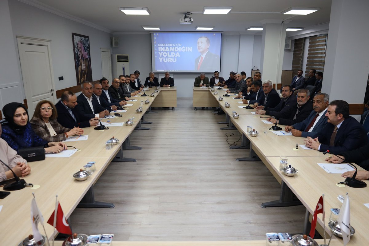 İl Başkanımız <a href="/milhamigunbegi/">M.İlhami GÜNBEGİ</a> başkanlığında yapılan haftalık il yönetim kurulu toplantısına İl Kadın Kolları Başkanımız <a href="/ZehraAy063/">Zehra AY</a> katılım sağladı.

 Toplantımızda;
- Teşkilat çalışmalarını konuştuk.
- Saha faaliyetlerini değerlendirdik.
- Yapılacak çalışmaları istişare ettik.
-