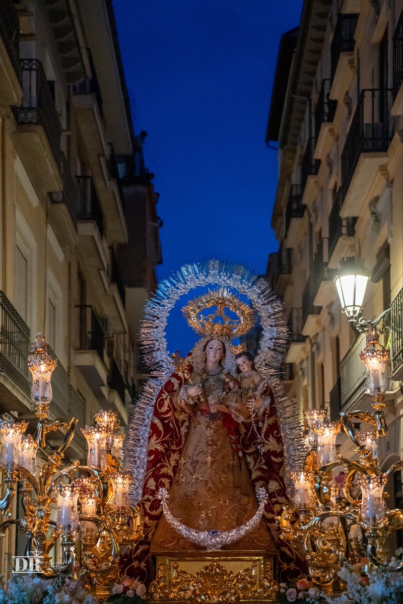 🔹 GRANADA EN LA CALLE🔹
  Imágenes durante el recorrido 

#VirgendelaGranada