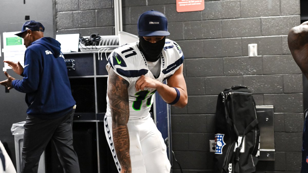 Seahawks's tweet image. REPOST TO CELEBRATE 🕺

#ProBowlVote + @_ajbarner_ 
#ProBowlVote + @jaxon_smith1 
#ProBowlVote + @TankLawrence 
#ProBowlVote + Byron Murphy II