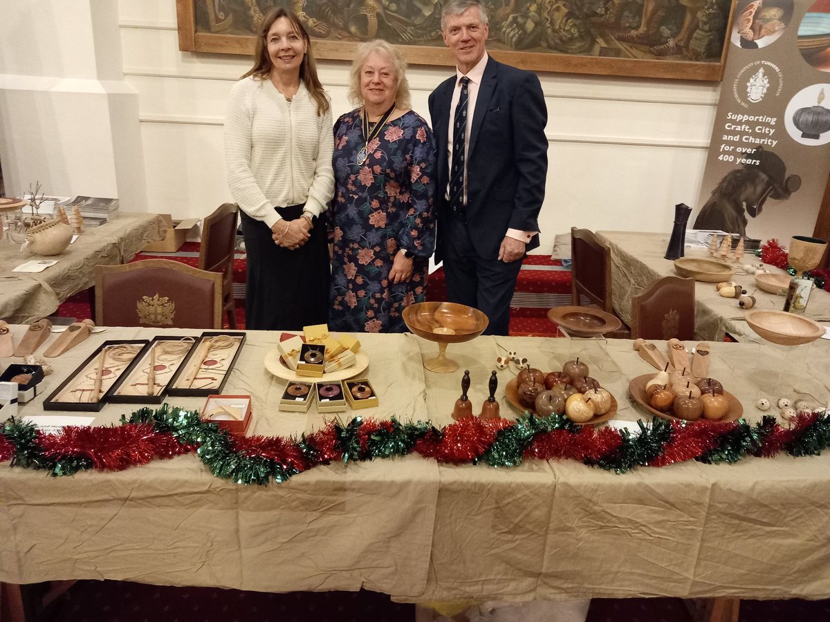 Visit us at the Guildhall Christmas Fair in aid of the British Red Cross, tonight and all day tomorrow. Selling unique woodturned items. #citylivery #britishredcross #guildhalllondon #woodturning #handmade