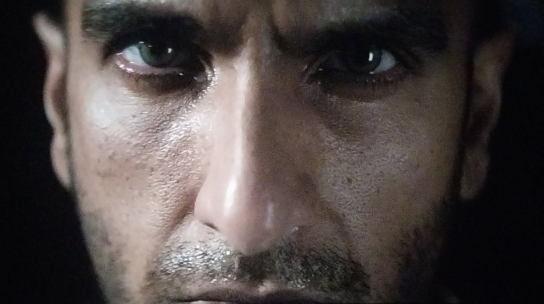 Craze for #Dhurandhar 🔥

A 3.5hrs lengthy A-rated film making 25cr on a Monday. 

That’s insane!