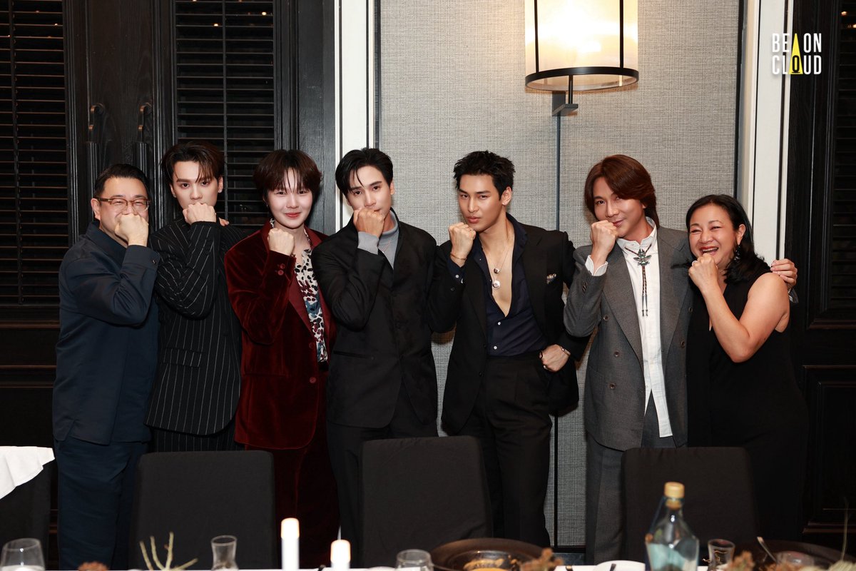 bonchibichon's tweet image. โอโห้ววว อยู่เกือบครบเลย ท่านผู้ว่า ท่านทูต ภริยาท่านสส. นายทุน+ผู้กำกับ รออะไรล่ะท่านพรานบุญ สักเรื่องให้ดูเป็นขวัญตาเร็ว