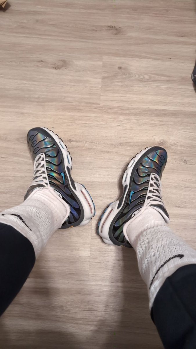 master_pas709's tweet photo. Welcher Loser will dran riechen? 😈😂
Oder wer hat Lust auf eine kleine Session und möchte mir sein Geld überreichen? 😈

#master #masterfeet #cashmaster #Sneakermaster #sneakerfetish #sneakerboy #scally #scallydom #niketn #dirtysocks #smellysneakers #nike #nikemaster https://t.co/NRPLHVHd0A