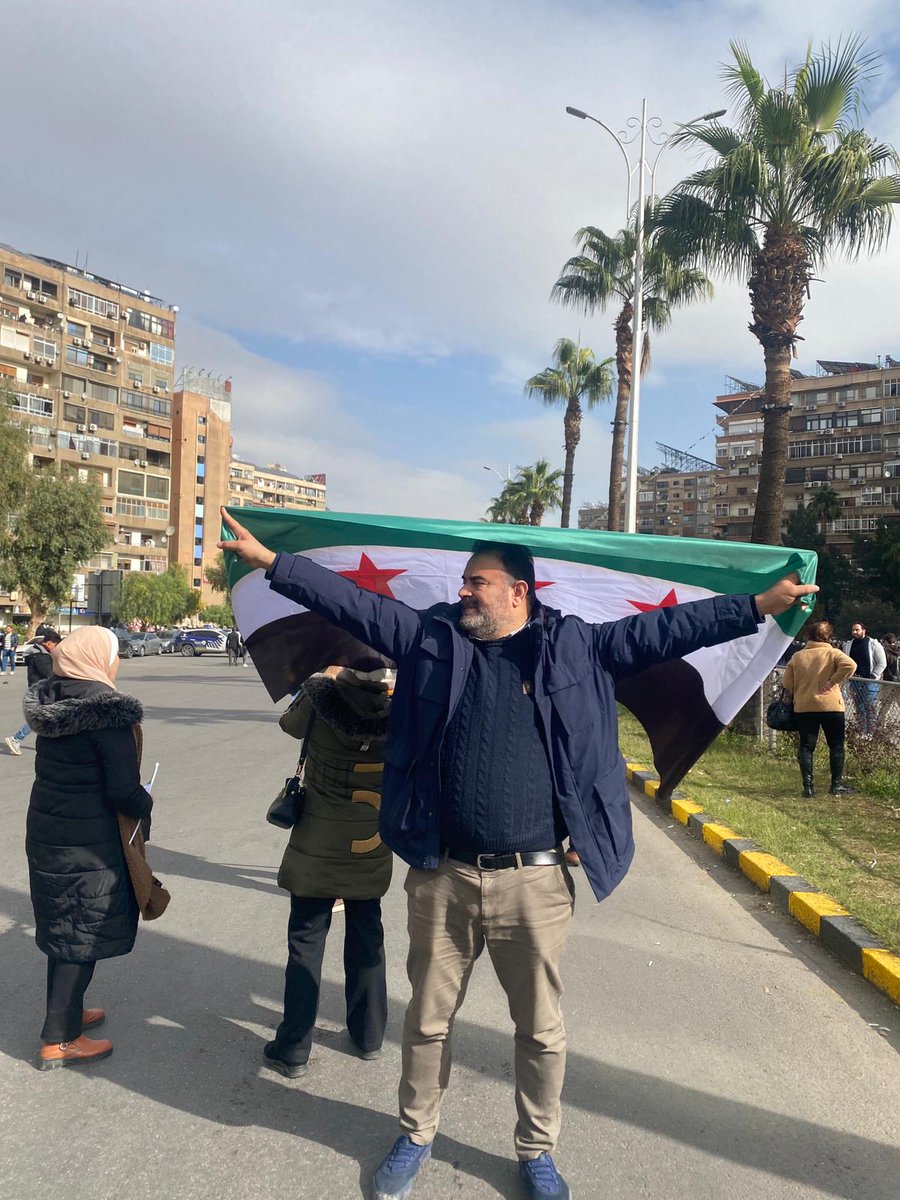 AnassAl84's tweet photo. الحمد لله الذي أنعم الله على سورية الحبيبة بالتحرير وإن شاء الله نراها في القمة دوماً ... مبارك لكل السوريين ومن أحبهم في كل بقاع الأرض ... https://t.co/RUuSc2cRAv