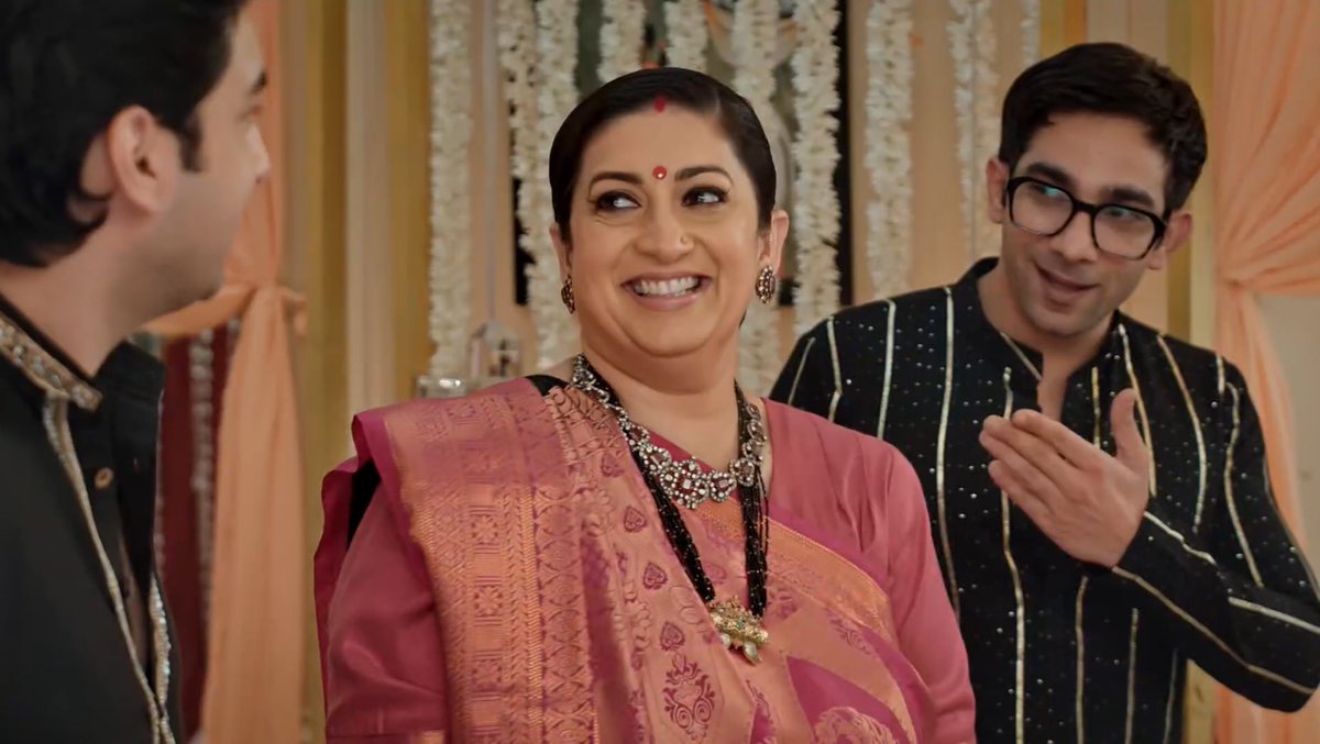 “pehle main kehti thi vrinda achchi ladki hai tab tu uspar chillata tha! hai na achchi?” 😭😆

tulsi’s bwoys are such mumma paglus — i can’t lmao 🫶🏼💗

<a href="/smritiirani/">Smriti Z Irani</a> <a href="/EktaaRKapoor/">Ektaa R Kapoor</a> 

#KyunkiSaasBhiKabhiBahuThi #SmritiIrani #RohitSuchanti #AmanGandhi #KSBKBT2