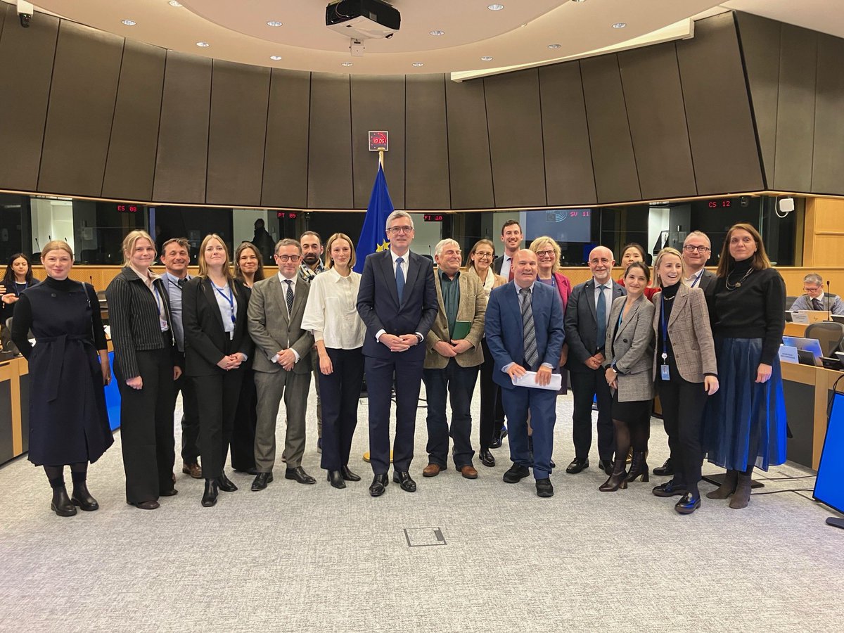 EP_Agriculture's tweet photo. 🤝 🇪🇺 Deal on a stronger European single market on forestry! 🌳 

Read our press release ⤵️
 https://t.co/t7zvYO8587 https://t.co/9bXZuui9Wa