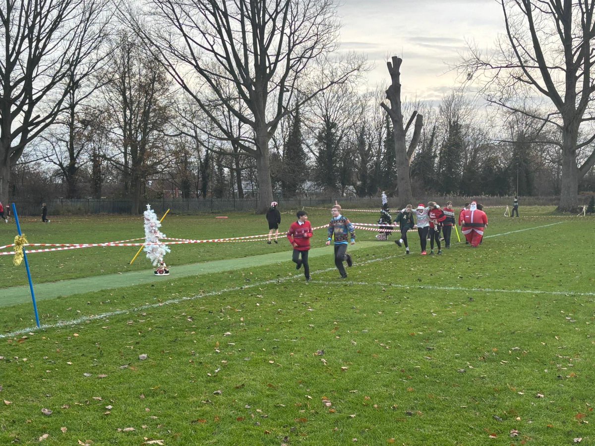 kesacademy's tweet photo. KES Academy Annual Santa Dash ๐งโ๐ย
Over 200 pupils taking part in this fun event
Thanks to every staff member that also came and took part or marshalled the course ๐ฎย
#herecomesSanta https://t.co/73N8hh3XDj