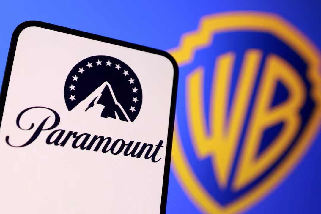 SpNarrative's tweet photo. Paramount Launches $108B Takeover Bid on Warner Bros.

Paramount Skydance has launched a hostile cash bid of $30 per share for Warner Bros. Discovery – a total of $108.4B

This directly challenges the deal between Warner Bros. and Netflix, which was announced just days earlier

Paramount is offering $18B more in cash than Netflix, but both deals face significant antitrust hurdles

The Paramount bid is being financed by, among others, the Ellison family, Middle Eastern sovereign wealth funds, and RedBird/Affinity Partners (Jared Kushner)

Prediction markets now see the probability of a successful Netflix deal at only 16%