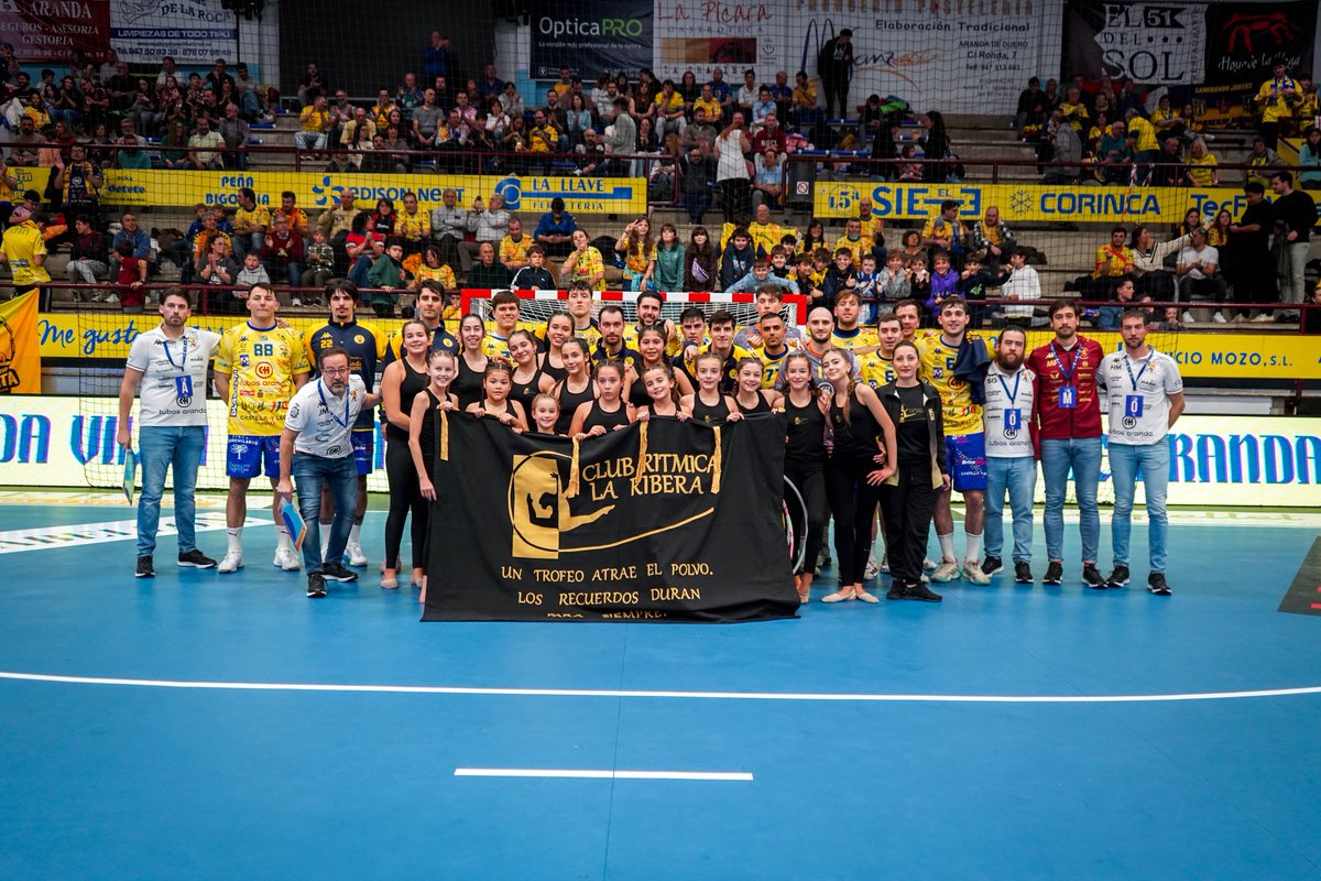 🔗 𝗖𝗢𝗠𝗨𝗡𝗜𝗢́𝗡 | Durante el descanso 🆚 <a href="/CDBidasoaIrun/">CD Bidasoa Irun</a> también pudimos disfrutar de un verdadero espectáculo del 𝗖𝗹𝘂𝗯 𝗚𝗶𝗺𝗻𝗮𝘀𝗶𝗮 𝗥𝗶́𝘁𝗺𝗶𝗰𝗮 𝗟𝗮 𝗥𝗶𝗯𝗲𝗿𝗮 🤸

¡Gracias por visitar el Santiago Manguán con tanto cariño 💛! 

#AVivirMilAñosSinConocerte