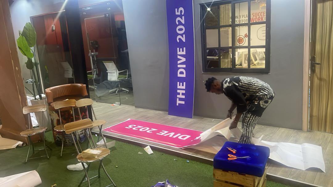 TobiOtokiti's tweet photo. If you’re like me and enjoy the behind-the-scenes moments, then here you go.
The building process is the most exciting part.
And it’s the same when building tech products.
We’re already preparing everything for you.
Premium experience loading… 🔥🔥

#BuildToWin #TheDive2025 https://t.co/VETX96OcbV