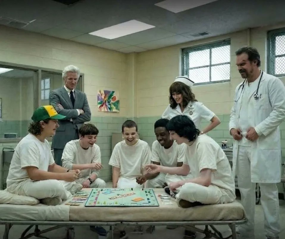 SThingsMeme's tweet image. The ending of Stranger Things has leaked