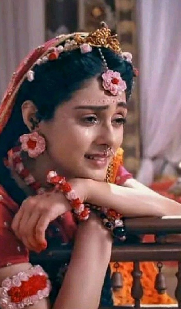 ದೂರ ಇದ್ದಿಯೋ... 
ದೂರ ಆಗ್ತಿದ್ದಿಯೋ... 
ದೂರ ಮಾಡ್ತಿದ್ದಿಯೋ... 
ಒಂದೂ ತಿಳಿತಿಲ್ಲ💔