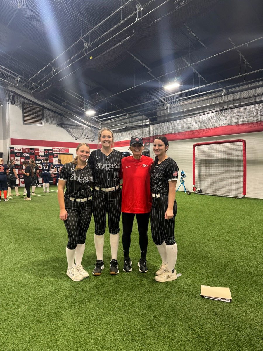 Thank you to the coaches and players of <a href="/WKUSoftball/">WKU Softball</a> for an awesome pitching camp! Special thanks to <a href="/MylaJones2028/">Myla Jones</a> for catching me. 
<a href="/AmyLTudor/">Amy Tudor</a> 
<a href="/Lady_Sluggers10/">Louisville Lady Sluggers Huecker/Peyton</a> <a href="/LadySluggersOrg/">Louisville Lady Sluggers</a> <a href="/PrepSoftball/">Prep Softball 🥎</a>
