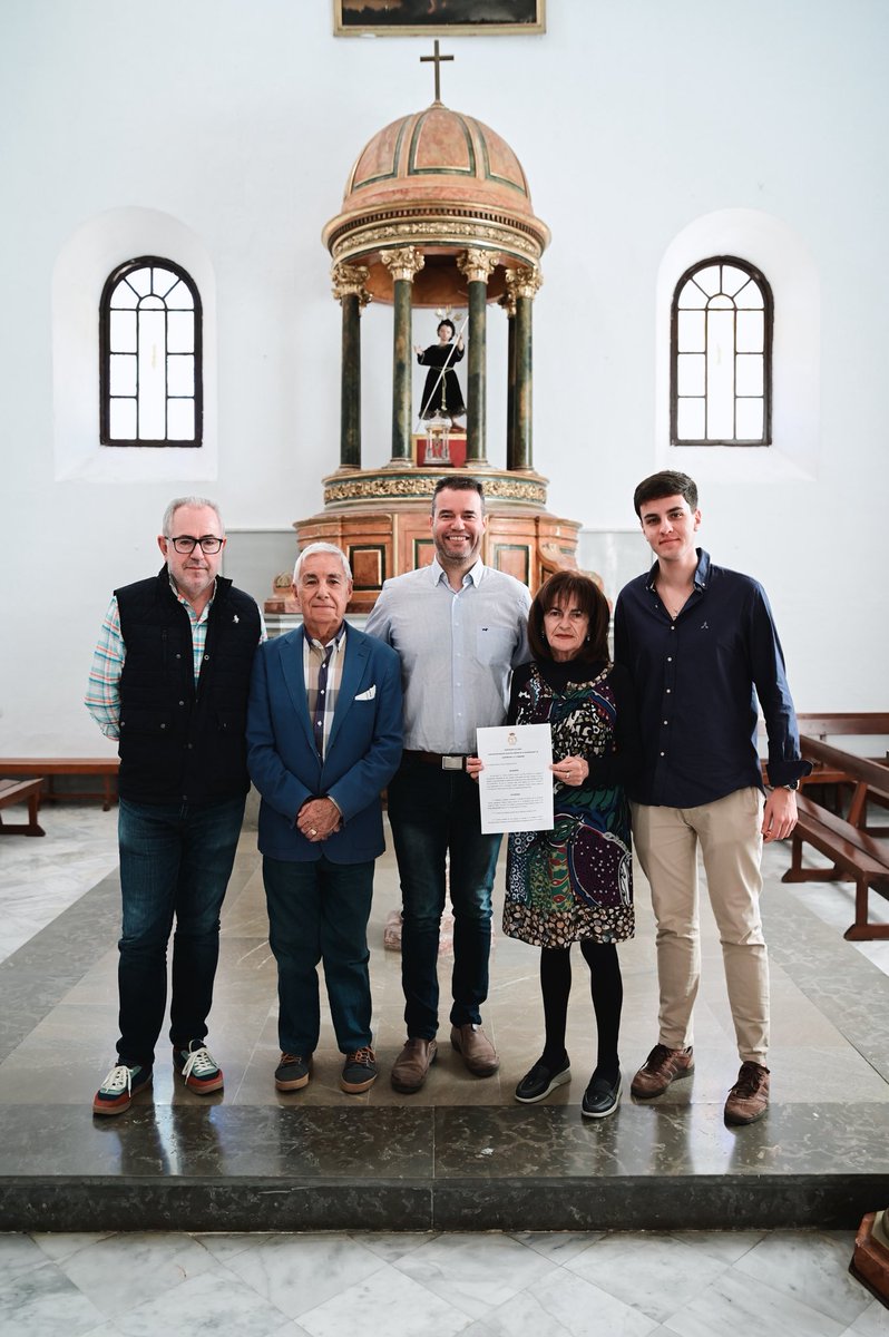 #DomingodeResurrección | Nuestra Real Hermandad y <a href="/AMEncarnacion/">AM Encarnación Almuñécar</a> han firmado la renovación de cara al próximo Domingo de Resurrección 2026, por quinto año consecutivo.

#SomosHermandad #SoydelaVeraCruz