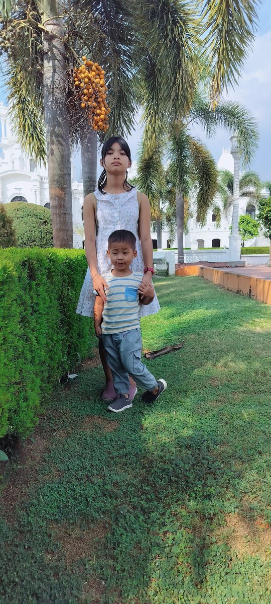MrinalChakma's tweet photo. मेरा दोनों कालिज़ा https://t.co/F2iZ2ghwXF