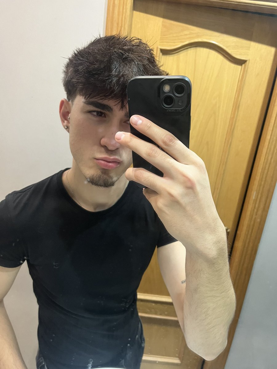 aaleexx__17's tweet photo. en insta ha gustao 👅👅 https://t.co/NUjmdkRt9Q