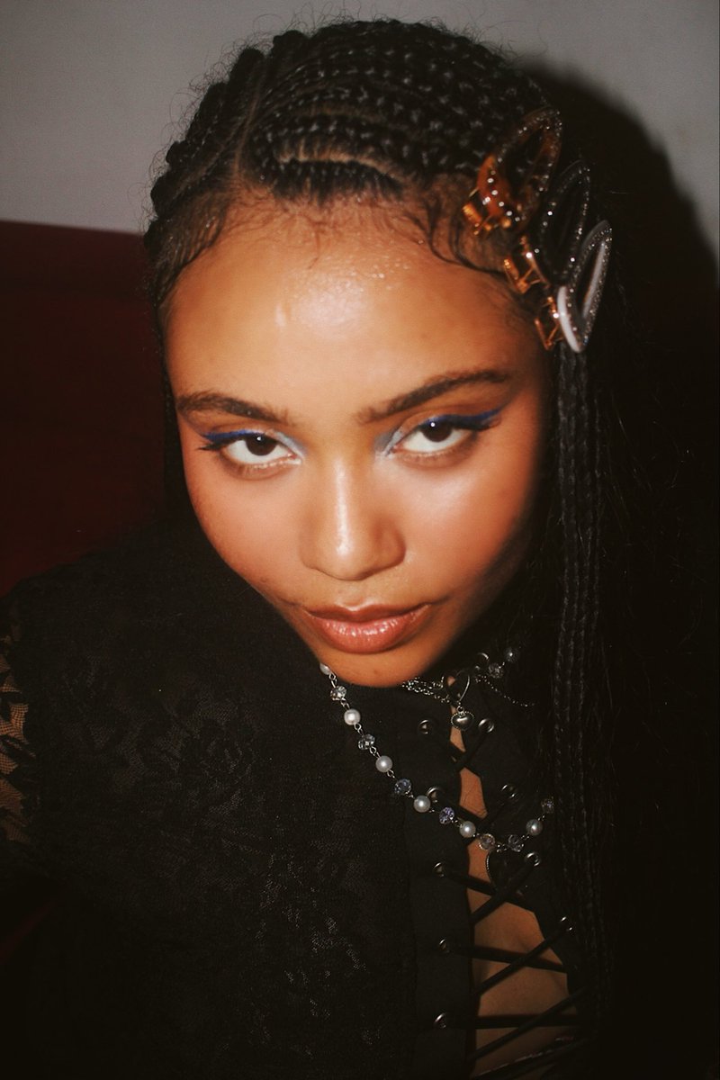 TuneStats's tweet image. JUST IN🚨

MOLIY’s “Shake It To The Max” (Remix)” officially becomes the first Ghanaian song in history to rank #1 on the Billboard U.S. Afrobeats Year-End chart.