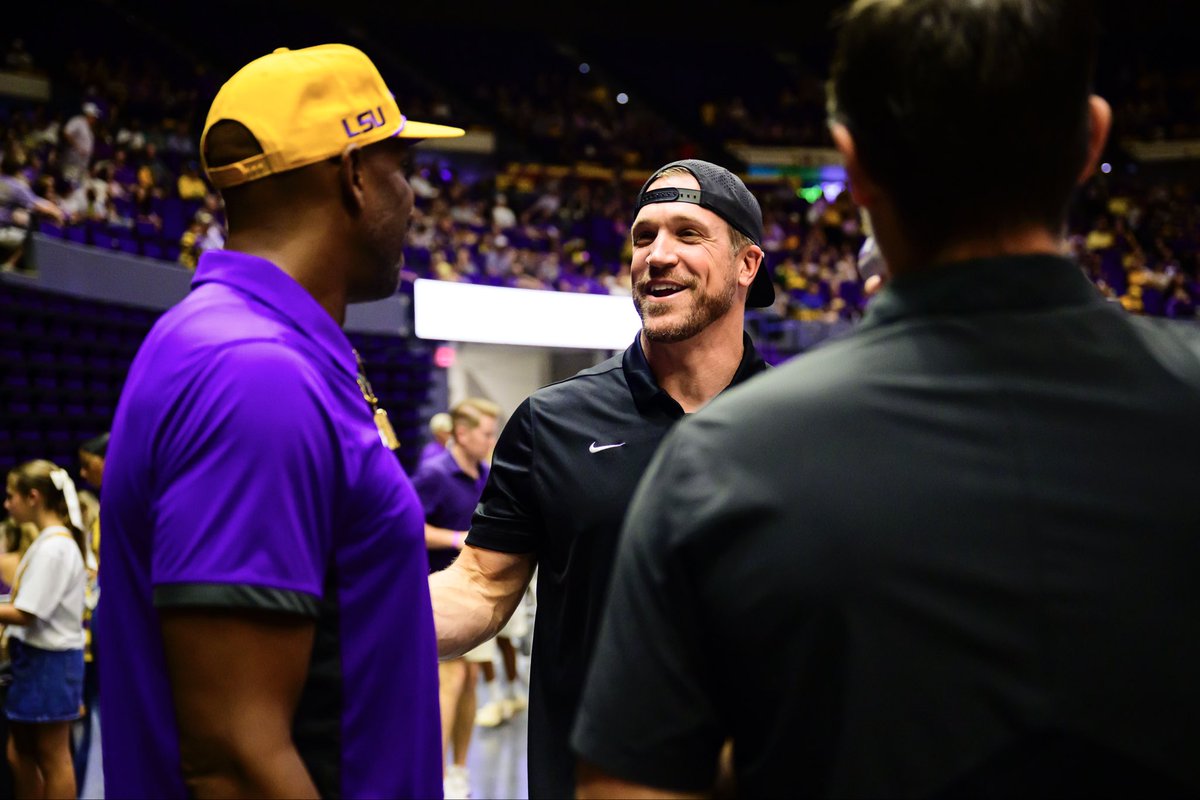 LSU National L Club tweet media