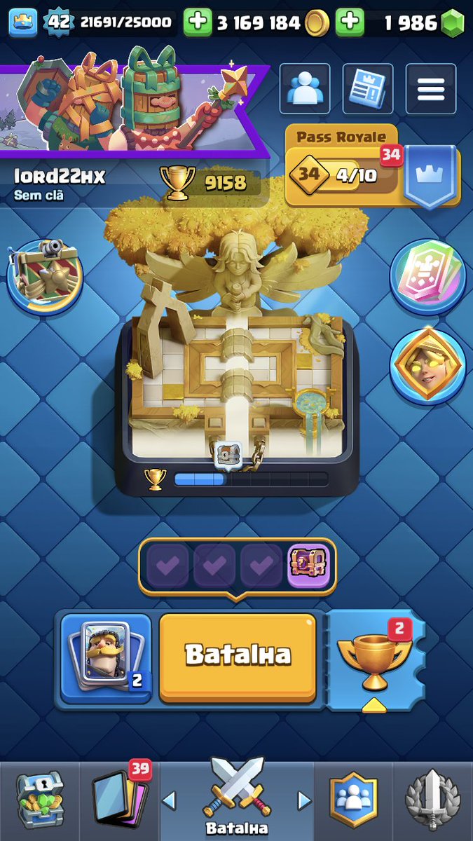 Fumando um ice 
Jogando clash 
Peita !