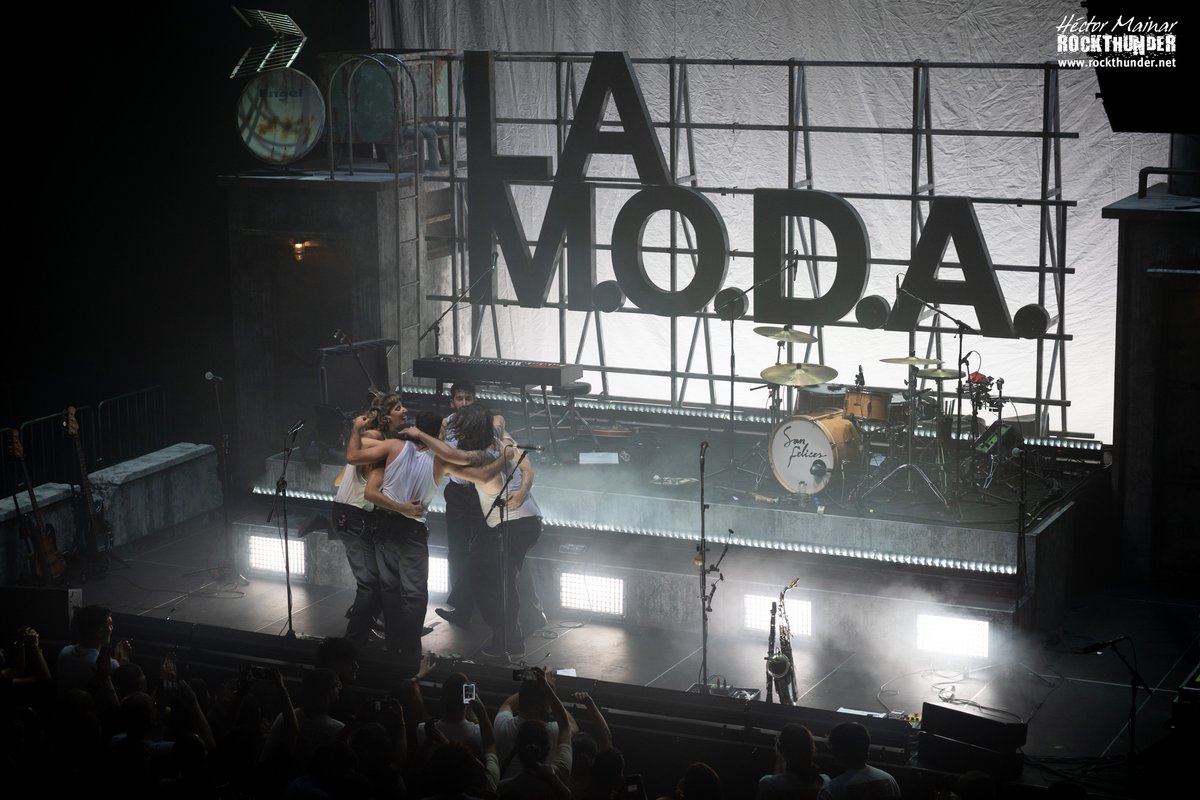 rockthunderNet's tweet image. Crónica y fotografías de La Maravillosa Orquesta del Alcohol en el Teatro de las Esquinas de Zaragoza. Noche 2.
rockthunder.net/cronica-concie…
@estoesLaMODA @BlackIzar