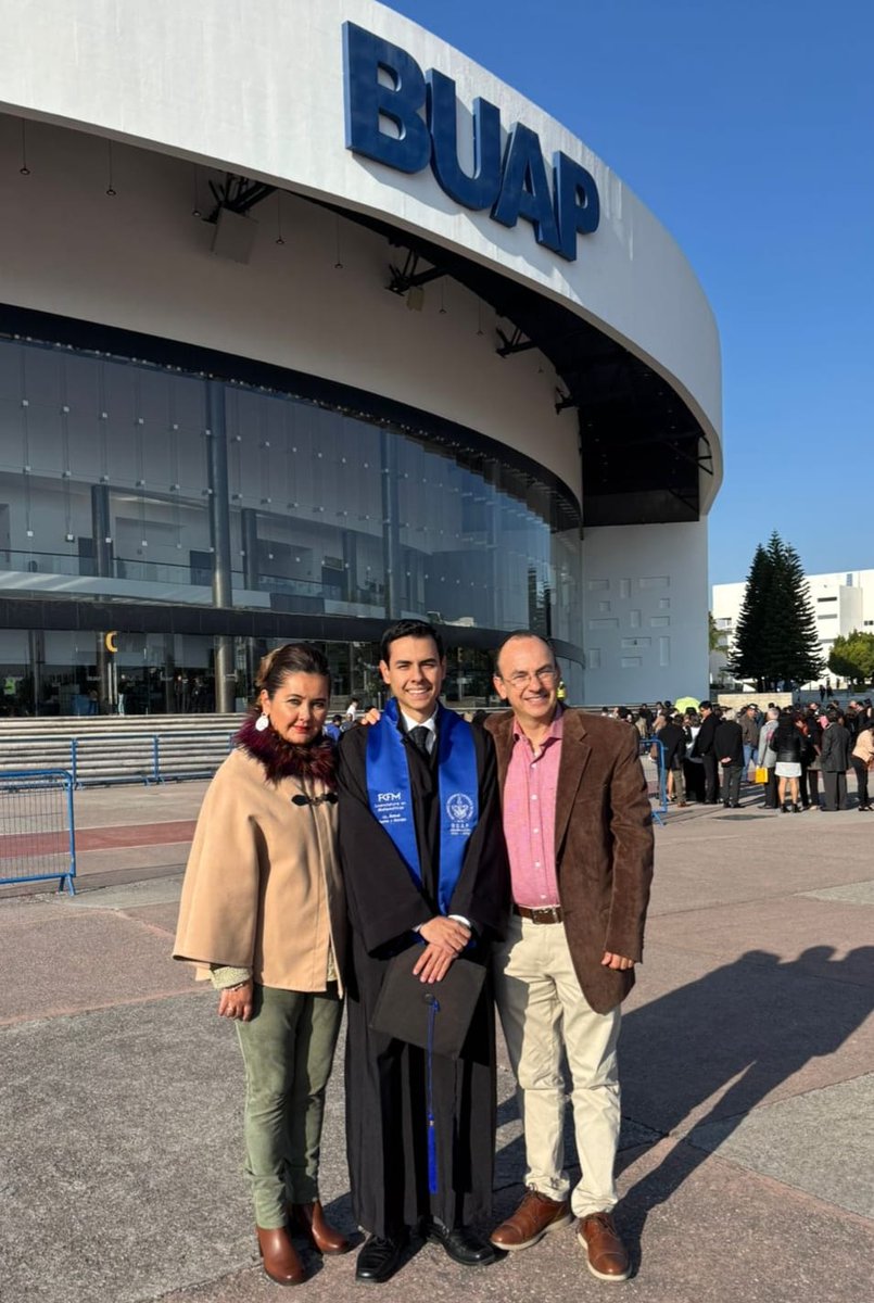 We are very proud of our son, who recently graduated with a degree in Mathematics from <a href="/BUAPoficial/">BUAP</a>. Now, the next step is to defend his thesis, which he is preparing in the area of ​​graph theory.

<a href="/FISMATBUAP/">FCFM-BUAP</a>