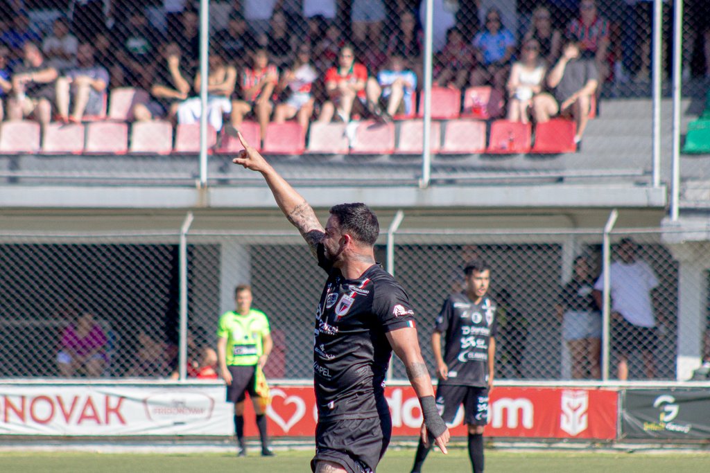 federacaopr's tweet photo. Trieste e Capão Raso empatam no primeiro jogo da final da Taça Paraná

https://t.co/3Rdzg8Ut0b

📷 FPF/Raphael Brauhardt. https://t.co/CSYHE17v7y