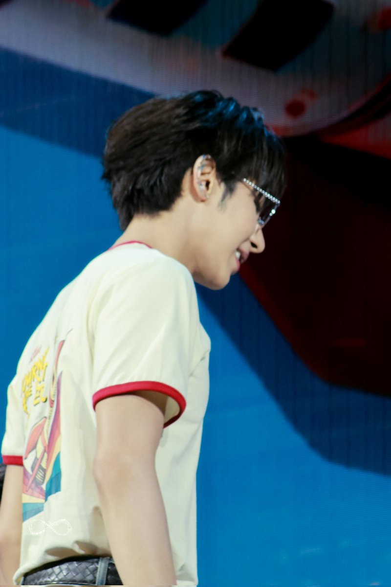 ชอบรูปเซทนี้มากกก เสื้อน่ารักอะ ไว้ใส่อีกนะ : p

#ATLASBirthdayParty_DAY
#JetATLAS