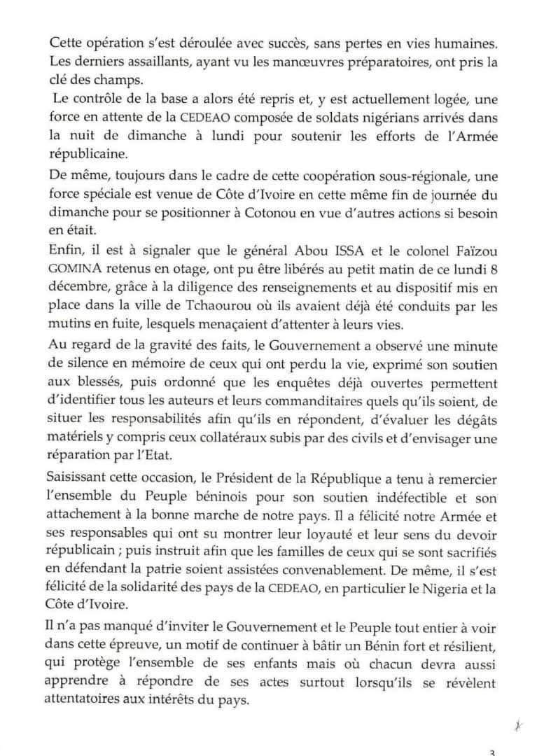 actualites229's tweet image. 🇧🇯 #ConseilDesMinistres || Le #PrBenin @PatriceTalonPR a réuni en urgence un conseil des ministres extraordinaire avec les membres de @gouvbenin, les hauts gradés de l’armée et le directeur général de la Police républicaine. Voici le compte rendu ⬇️
